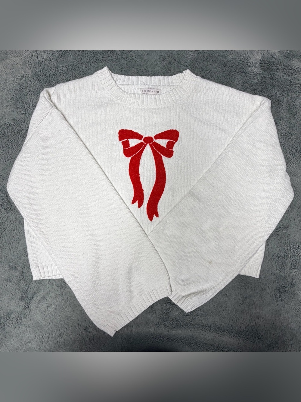 Sincerly Jules White Crewneck Sweater with Red Bow Motif